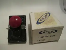 04932-132 REES Plunger Switch Latch