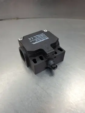256-11Z-2589-1 SCHMERSAL Limit Switch Zs Plunger #2