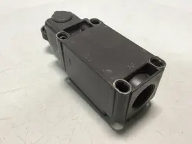 335-02Z SCHMERSAL Limit Switch #3