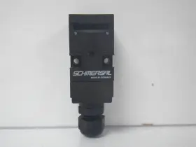 AZ17-02ZRI SCHMERSAL Safety Switch