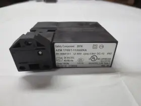 AZM170ST-11-02ZKA SCHMERSAL Safety Interlock Switch Power