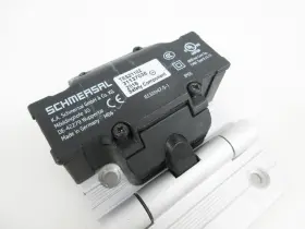 TESZ1102 SCHMERSAL Safety Hinge Switch Tsez #2