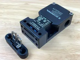 AZ16-03ZVRK-M16 SCHMERZAL Safety Interlock Switch