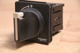 VN12 SCHNEIDER ELECTRIC Motor Disconnect Switch Body Handle #2