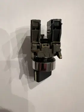XB4BD25 SCHNEIDER Harmony Selector Switch #2