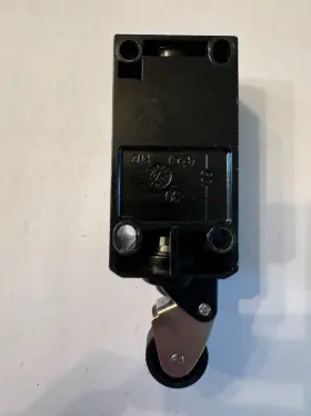 112-0BE01 SIEMENS Limit Switch Contact #3