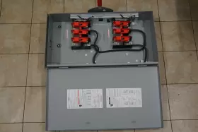 DTNF224R SIEMENS Fusible Double Throw Safety Switch Pole Nos #3