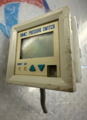 ISE4-01-25 SMC Digital Pressure Sensor Switch Vdc #2