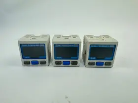 ZSE30-01-25-M SMC Digital Pressure Switch