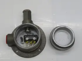 9L-K45-N1-C1A-YYRRX SOR Pressure Switch #2