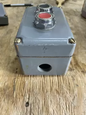 9001-KYK-218 SQUARE D Control Station #2