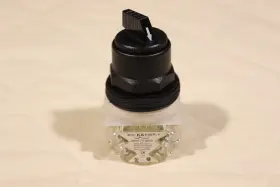9001SKS11BH2 SQUARE D Selector Switch Position Maintained #2