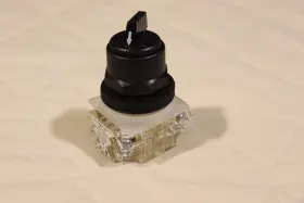 9001SKS11BH2 SQUARE D Selector Switch Position Maintained #3