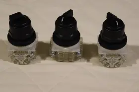 9001SKS11BH2 SQUARE D Selector Switch Position Maintained