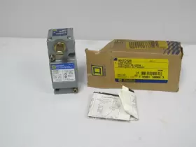 9007-C62B SQUARE-D Oiltight Limit Switch Plug Cw