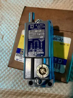 AW-42 SQUARE D Limit Switch