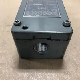 CR67T10 SQUARE D Limit Switch Neutral Position #3