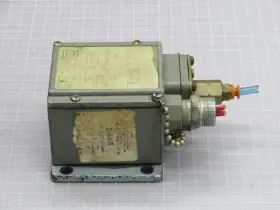 GAW-5 SQUARE D Electromechanical Pressure Level Switch #2