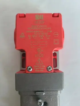 T5009 STI Double Safety Switch Interlock Nos Box #2