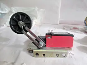 SND4118-SL-A SUNS Elevator Rubber Roller Safety Limit Switch