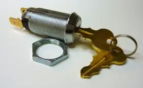30-1086-00 SUZO HAPP Momentary Switch Lock Keyed Alike Key