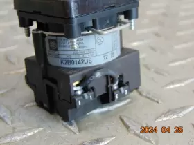 K2B0142US TELEMECANIQUE Selector Switch Auto #2