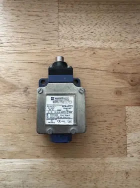 XCKL110 TELEMECANIQUE-SENSORS Limit Snap Action Switches