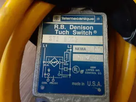 STI-8002 TELEMECANIQUE Dension Tuch Switch Nema #2