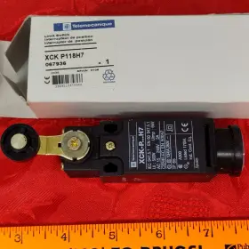XCK-P118H7 TELEMECANIQUE Schneider Limit Switch Lever Vac Amp