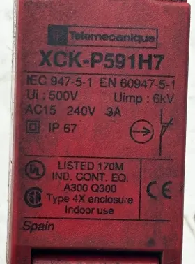XCK-P591H7 TELEMECANIQUE Safety Interlock Switch