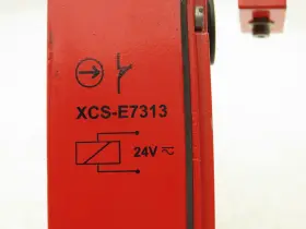 XCS-E7313 TELEMECANIQUE Safety Interlock Limit Switch Bracket #2