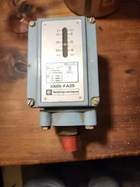 XM9-FA25 TELEMECANIQUE Pressure Switch