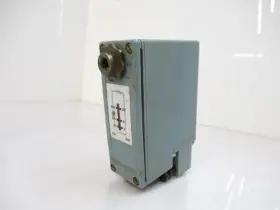 XMJ-A02 TELEMECANIQUE Pressure Switch Bar