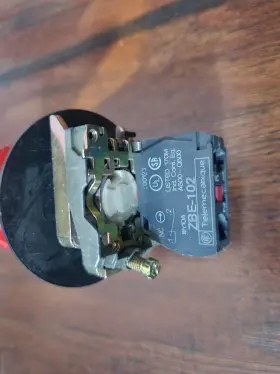 ZB2-102 TELEMECANIQUE Contact #3