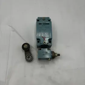 ZCK-E05 TELEMECANIQUE Xck Limit Switch Plunger Roller Head #2