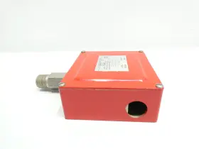 J33AX-5835 UE UNITED ELECTRIC Pressure Switch #2
