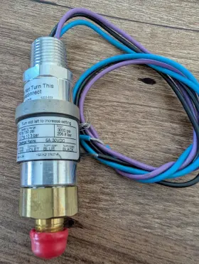 10-16044 UNITED ELECTRIC CONTROLS Discharge Pressure Switch