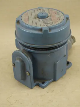 H122-361 UNITED ELECTRIC CONTROLS CO Pressure Switch #2