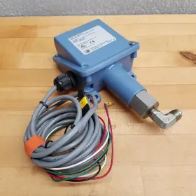 H100-612 UNITED ELECTRIC Pressure Switch Bar