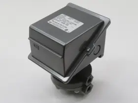 J402K-559 UNITED ELECTRIC Pressure Switch