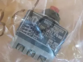 83-6F US GOV Push Switch Nsn
