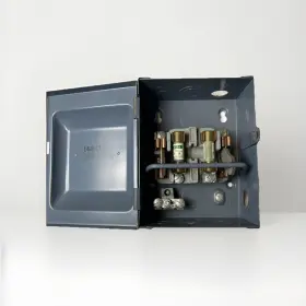 8633X WADSWORTH Volt Pole Fusible Disconnect Amp