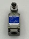 Yamatake Honeywell 10A 125, 250, 480V Roller Plunger Type Limit Switch Used