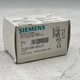 SIEMENS 3SB3 208-2DA11 3 POSITION ROUND BLACK MAINTAINED SELECTOR SWITCH - NEW