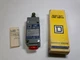 New Old-Stock SQUARE D HEAVY DUTY ROLLER PLUNGER HEAD LIMIT SWITCH Type B53D