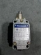 Honeywell 2LS1-2B Micro Limit Switch Push Botton 10A-500v, 0.4A-320v 