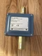 United Electric J21K-254 15A 0-90psid Mechanical Differential Pressure Switch