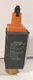 1 USED SIEMENS 3SE3 230-0A ROLLER ACTUATED LIMIT SWITCH ***MAKE OFFER***