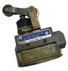 MICRO BZV6-2RN2 MICRO LIMIT SWITCH W/TOP ROLLER ARM 15A-125, 250 OR 250 VAC