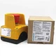 New In Box SIEMENS 3SB3801-0DF3 Push Button Switch